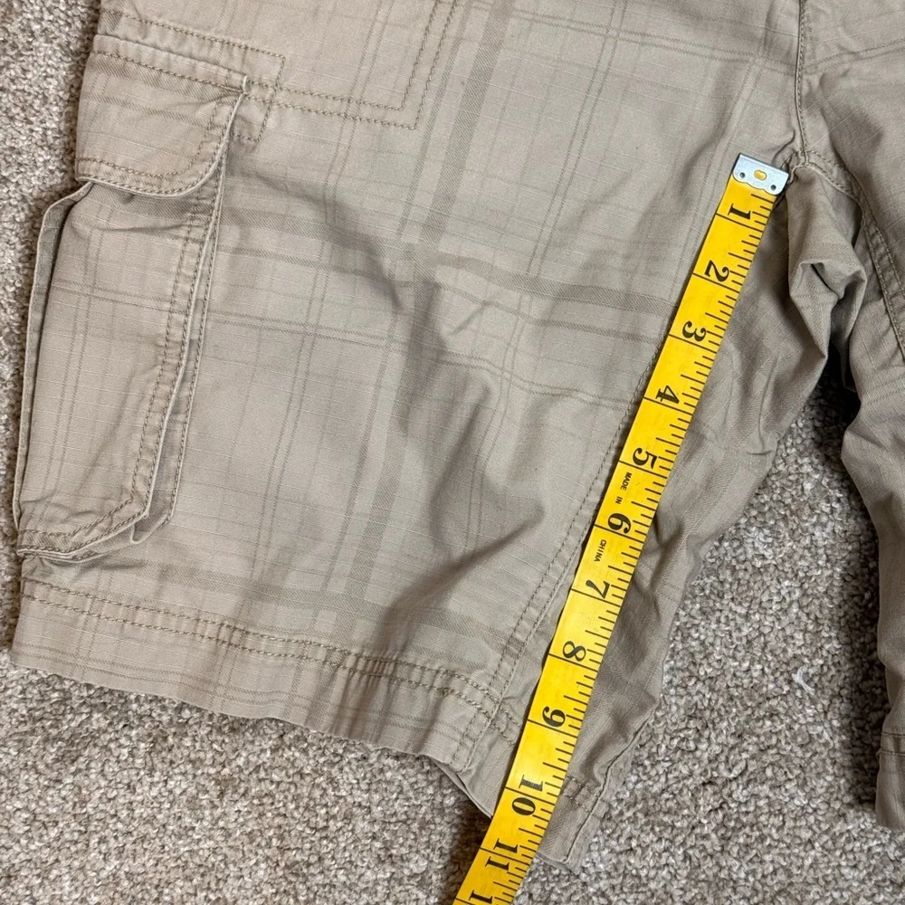 The North Face Men's Beige 36 Cargo Shorts